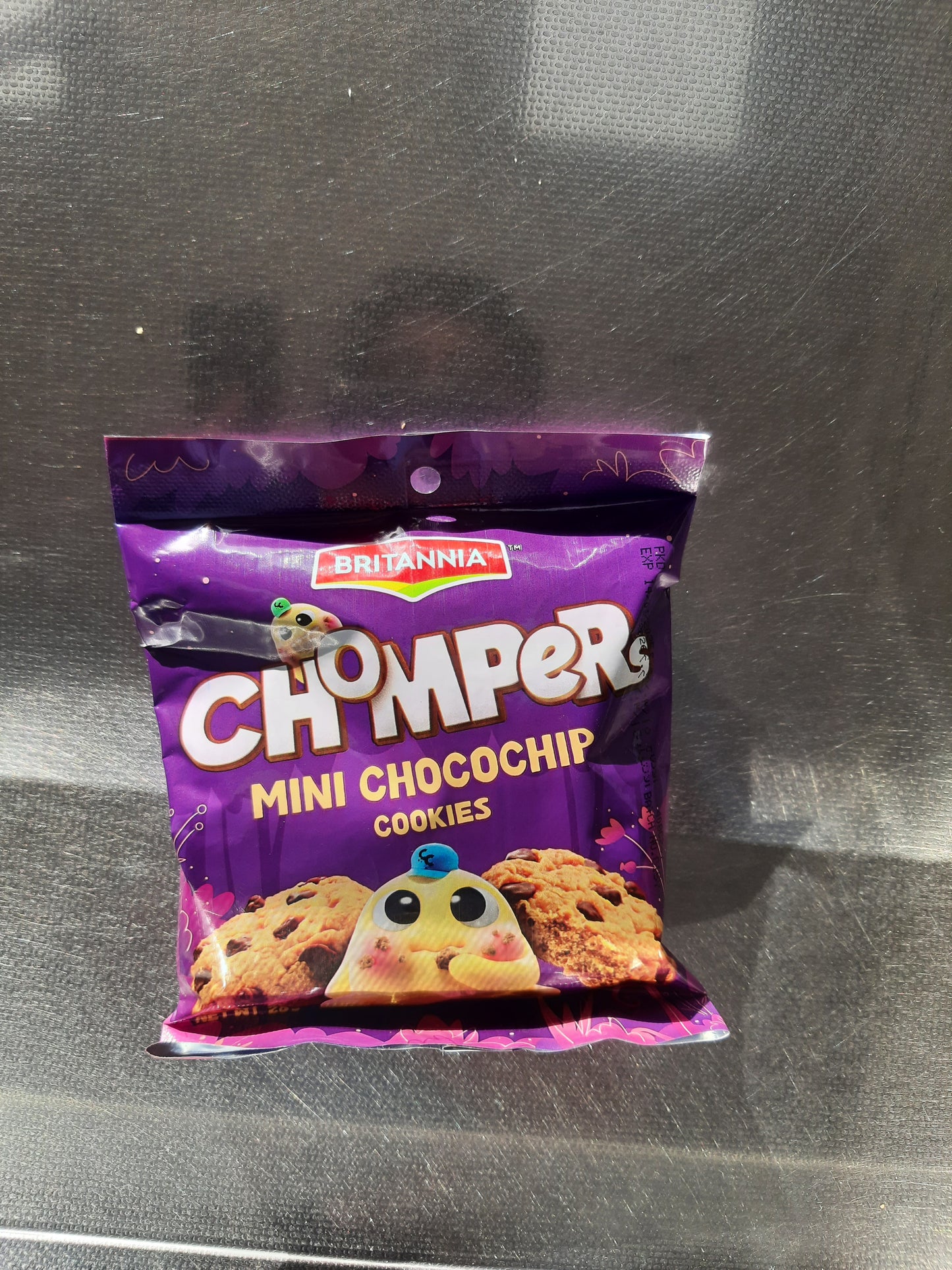 Britannia Chompers Mini Chocochip cookie.